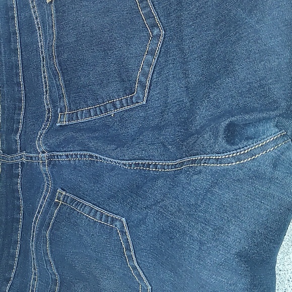 Woman's size 16 s torrid jeans - Picture 3 of 3